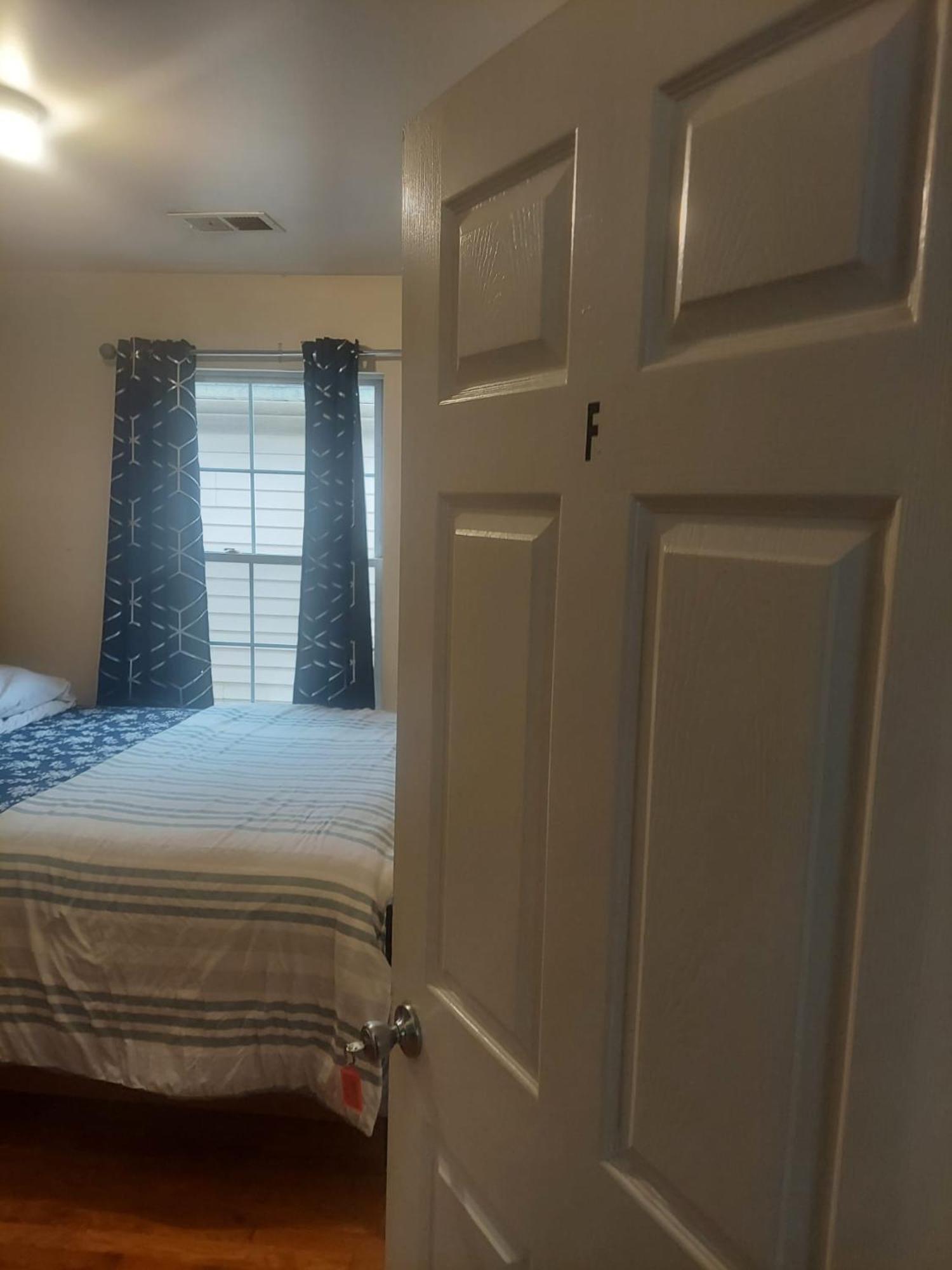 Crystal Room 1 Guest House Near 12Mins To Ewr Airport / Prudential / Njit / Penn Station Newark Esterno foto